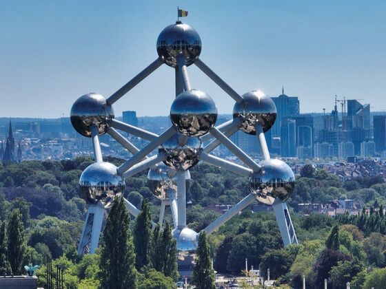 Photo en drone de l'Atomium de Bruxelles en Belgique